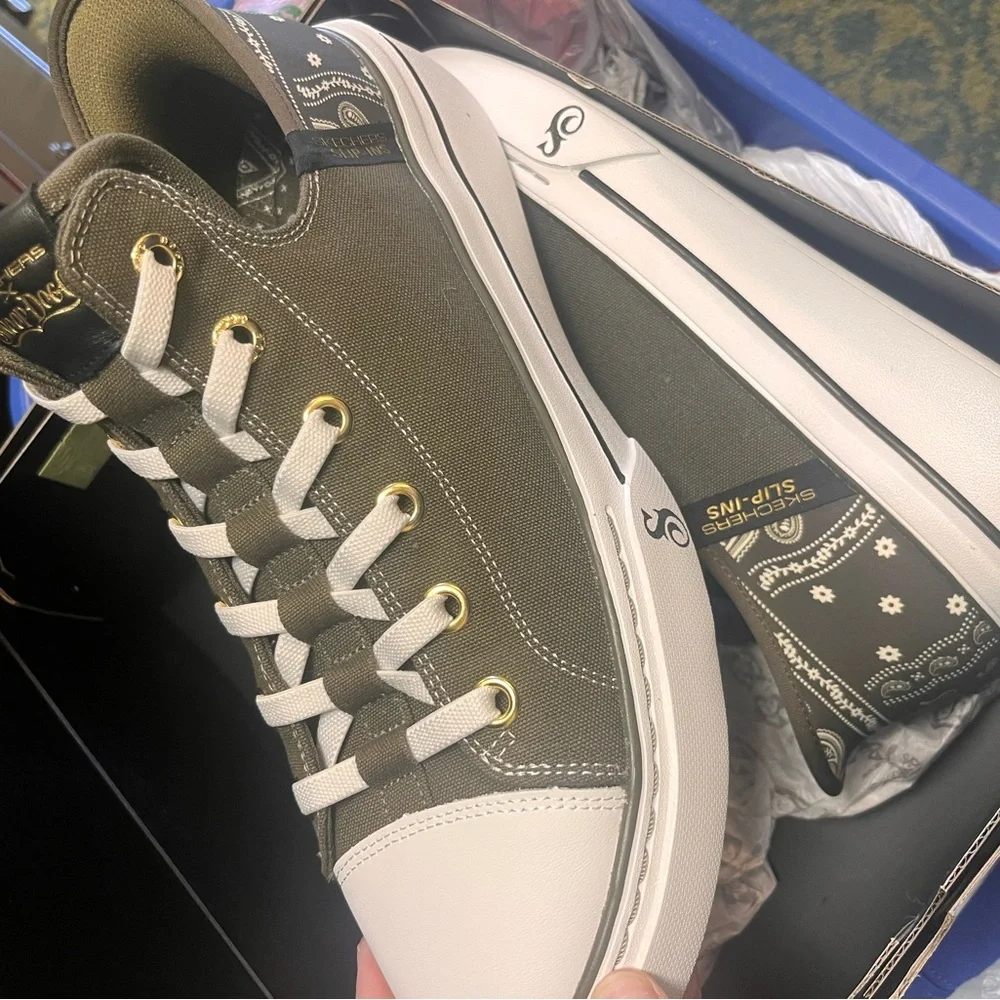 Skechers x Snoop Dogg Limited Edition Sneakers - Picture 3 of 10